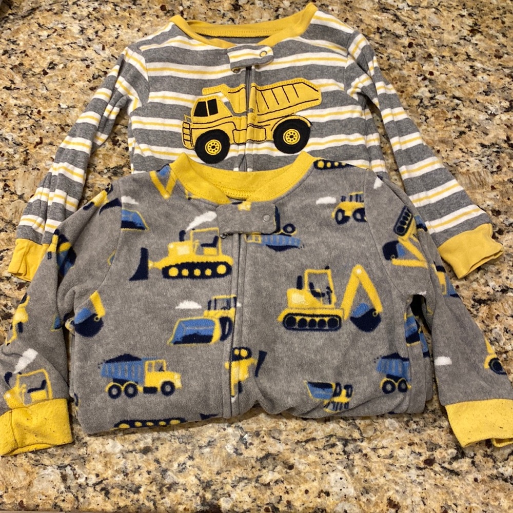 Brand Carter’s, Size 18m